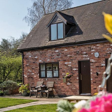 Charlie'S Cottage With Alpacas And 7Mins Drive To Alton Towers Denstone Dış mekan fotoğraf
